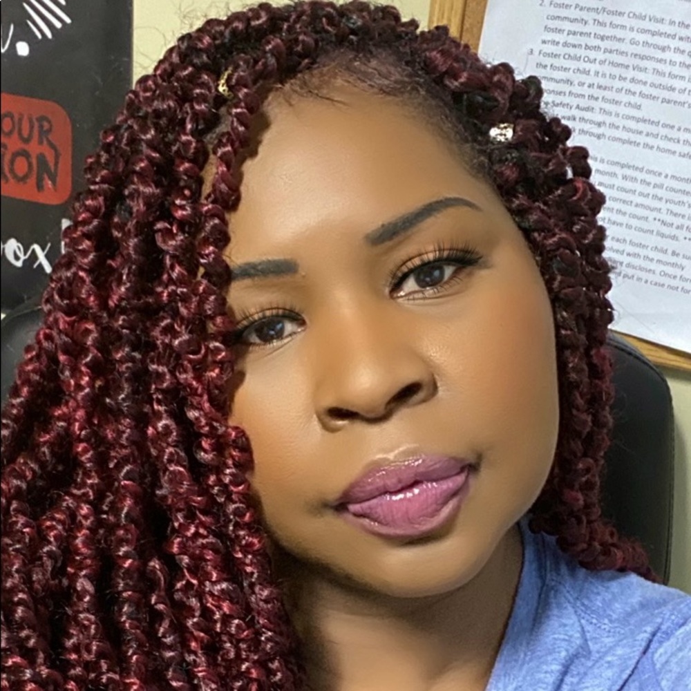 Meet your Posher, Shena